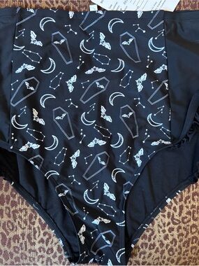NWT Plus Goth Girly Bat Coffin Ruffle High Waisted Swim Bottoms Size 2X 18/20